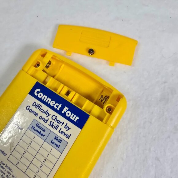 Connect Four Handheld Electronic Game Milton Bradley Travel 1995 Connect 4 WORKS - Picture 9 of 10